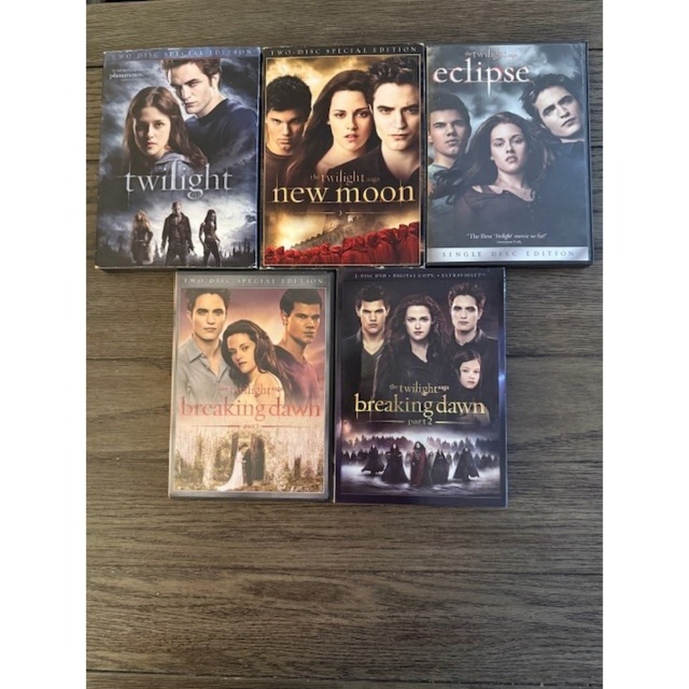 Twilight Saga Full Set --  Twilight, New Moon, Eclipse, Breaking Dawn 1 & 2